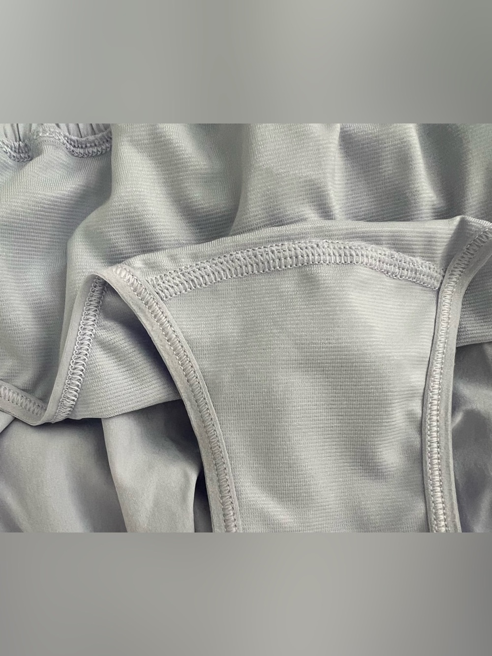 Lululemon Shake It Out High-Rise
Running Short 2.5" Serene Blue - Picture 6 of 6